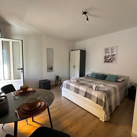 טרוגיר Studio Apartment Coce מראה חיצוני תמונה