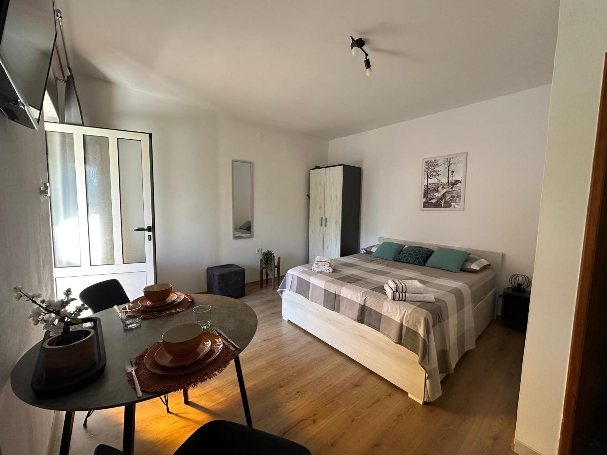 טרוגיר Studio Apartment Coce מראה חיצוני תמונה