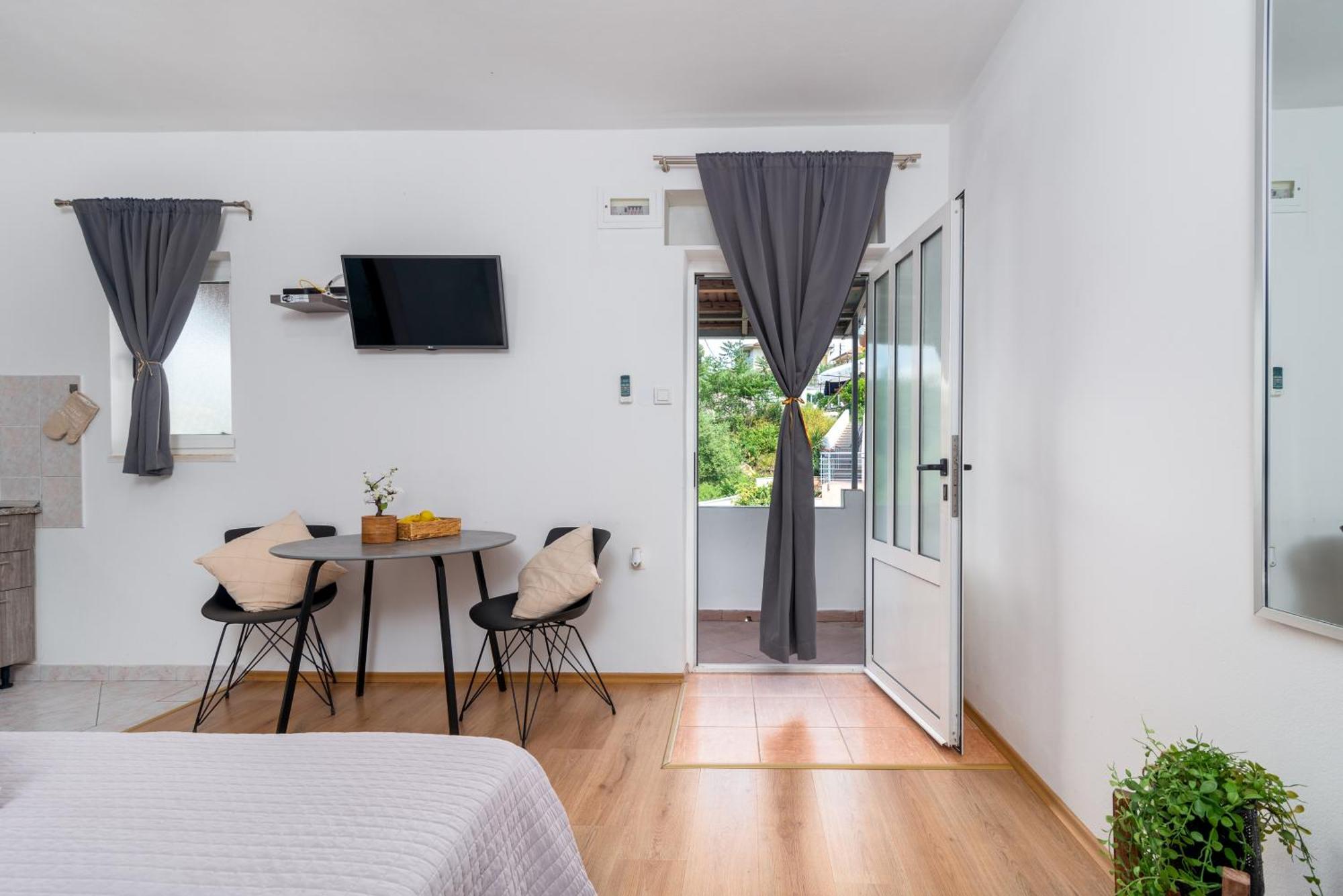 טרוגיר Studio Apartment Coce מראה חיצוני תמונה