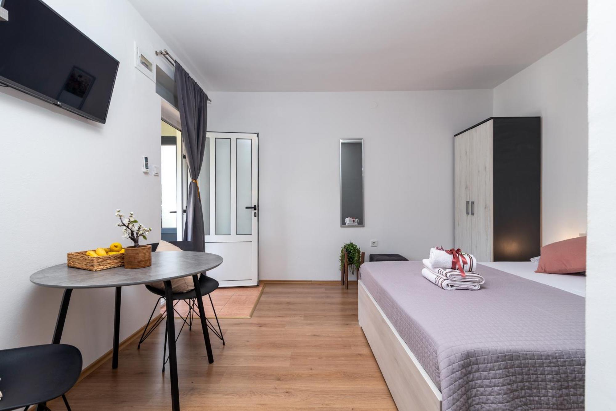טרוגיר Studio Apartment Coce מראה חיצוני תמונה